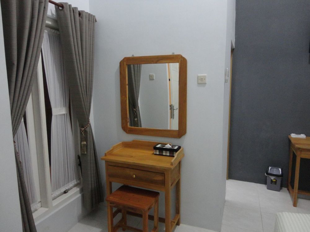 Pendowo Huis Guest House Yogyakarta Exterior photo